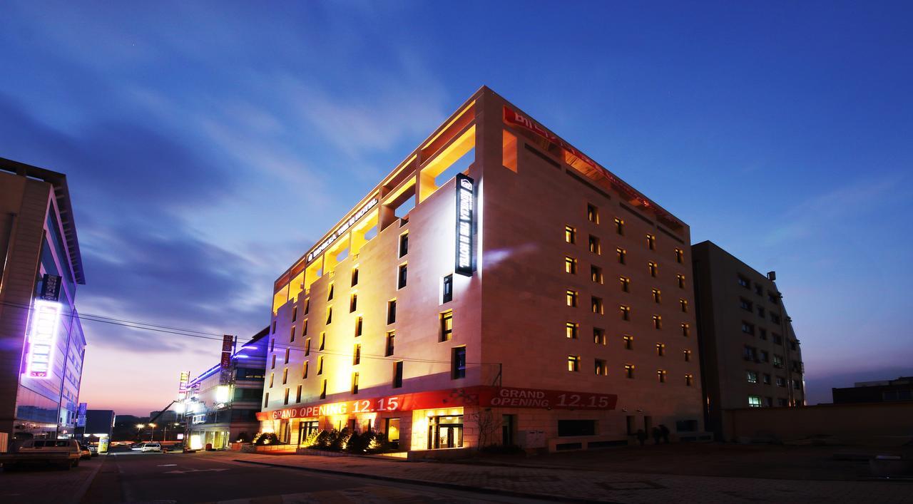 Benikea The H Hotel Hwaseong Exterior foto