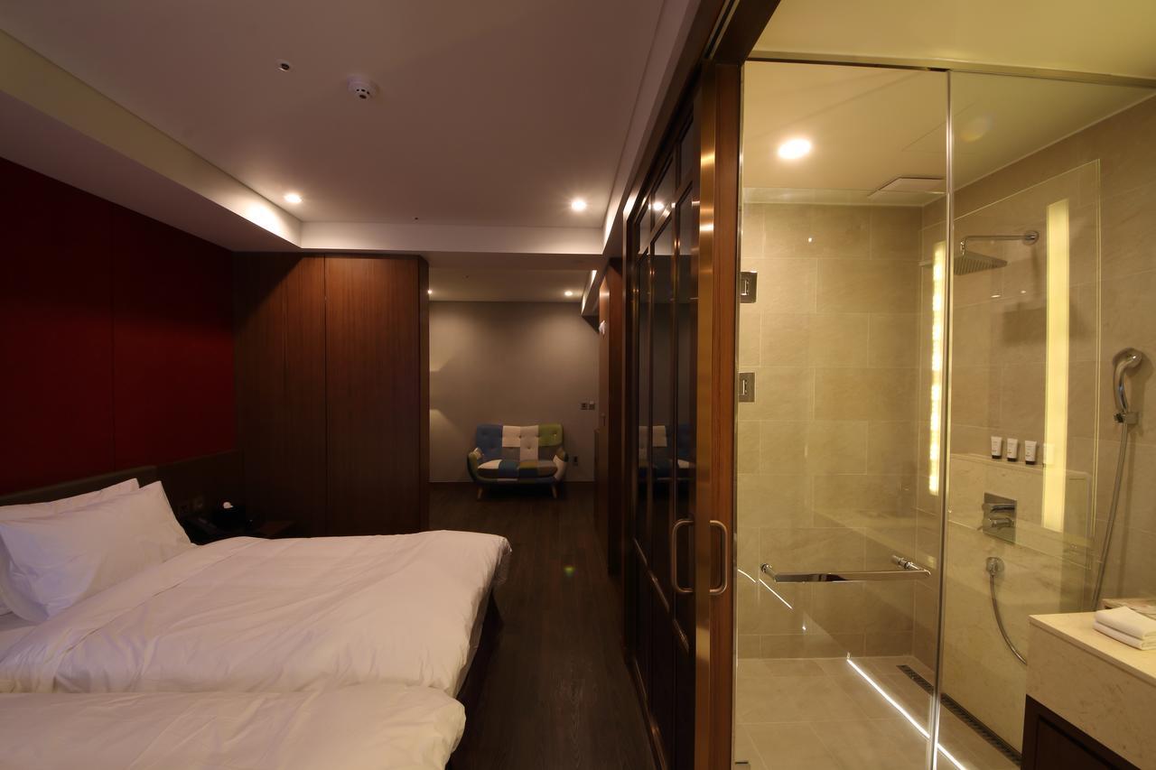 Benikea The H Hotel Hwaseong Exterior foto