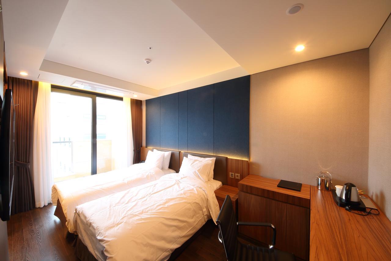 Benikea The H Hotel Hwaseong Exterior foto