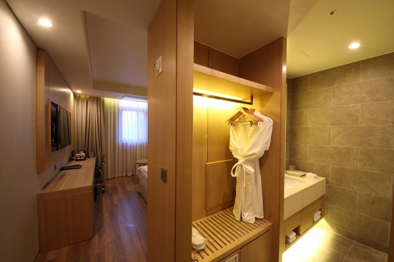 Benikea The H Hotel Hwaseong Exterior foto