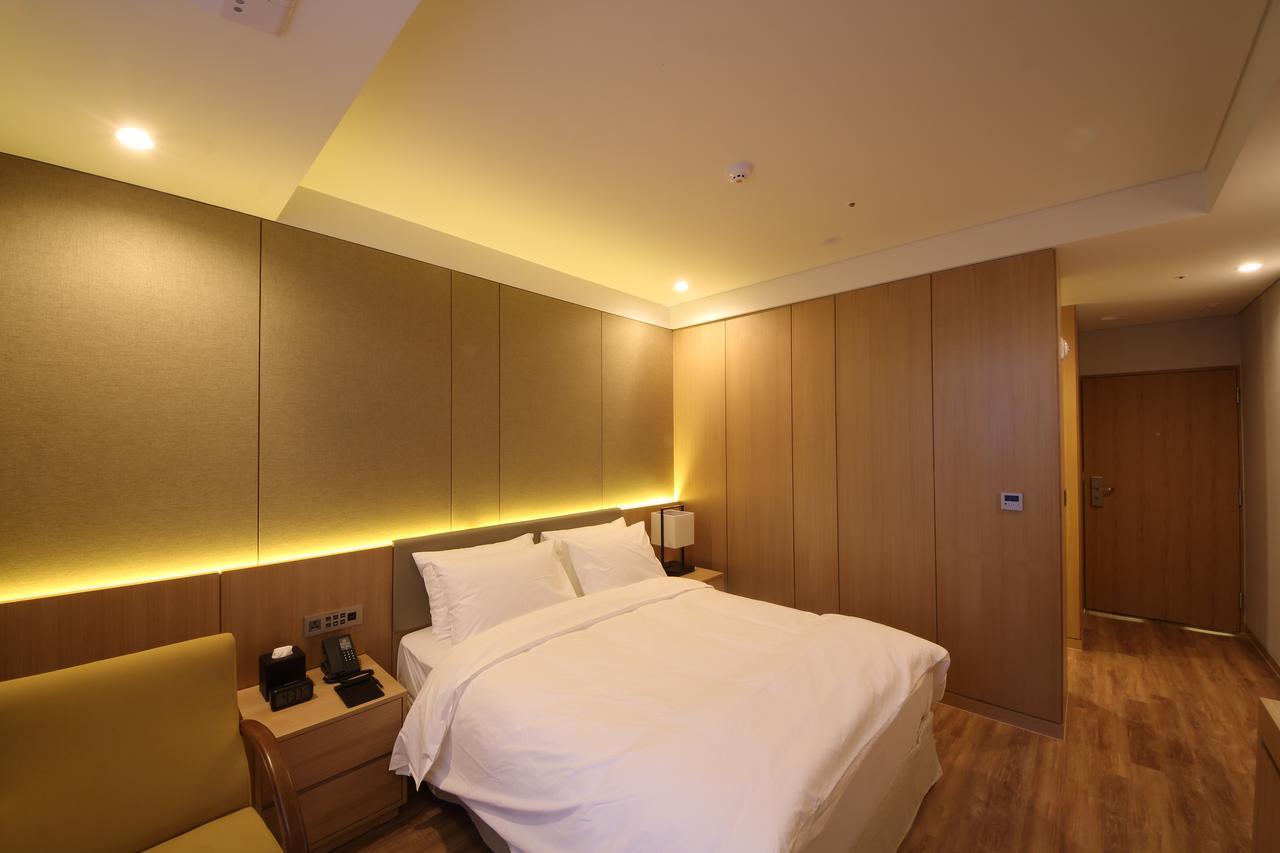 Benikea The H Hotel Hwaseong Exterior foto
